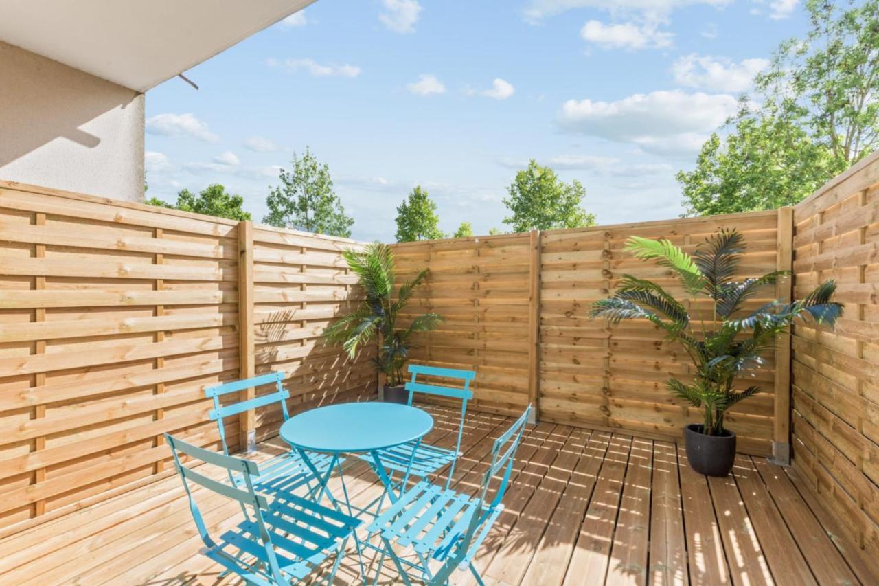 Appartement Des Reves Bleus - Welkeys Монтеврен Экстерьер фото